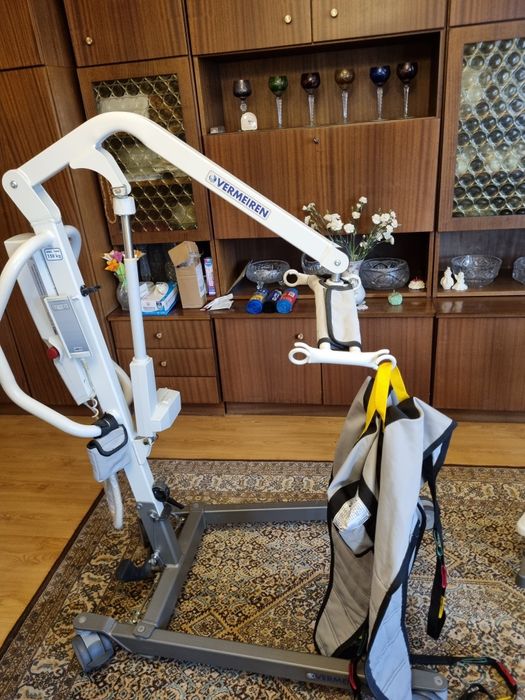 Podnośnik rehabilitacyjny elektryczny