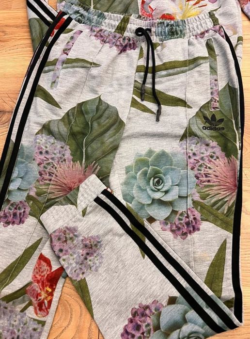 Dres ADIDAS w kwiaty duże liście OGRÓD BOTANICZNY  AJ8884, AJ8882