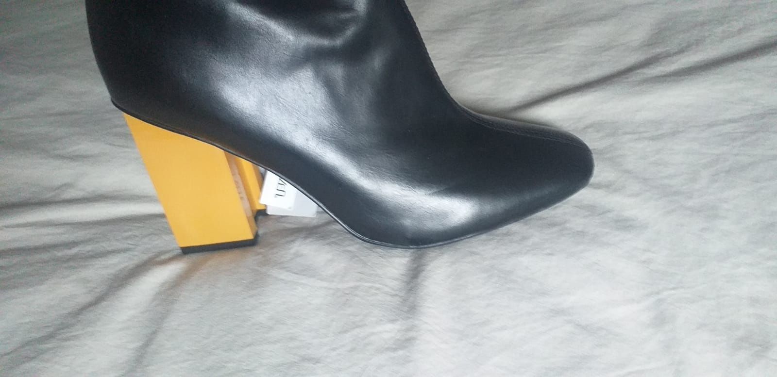 Botas senhora sisty seven novas