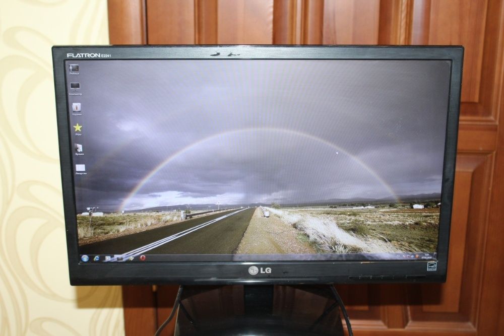 Full HD LG Flatron "22 монитор!