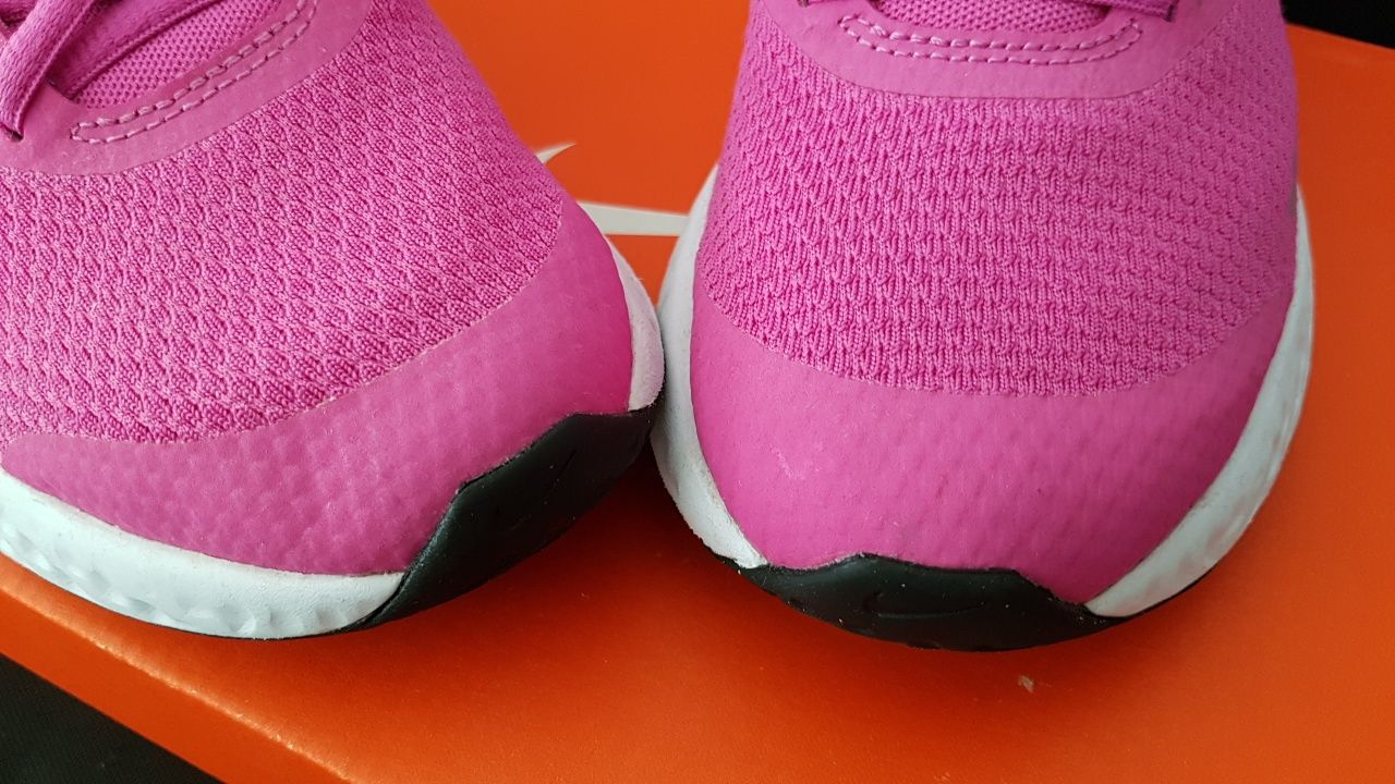 Кроссовки на девочку Nike Downshifter 11,размер 36,оригинал.