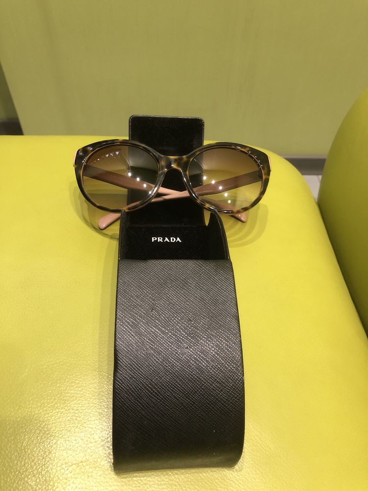 Оригінальні окуляри”Prada”
