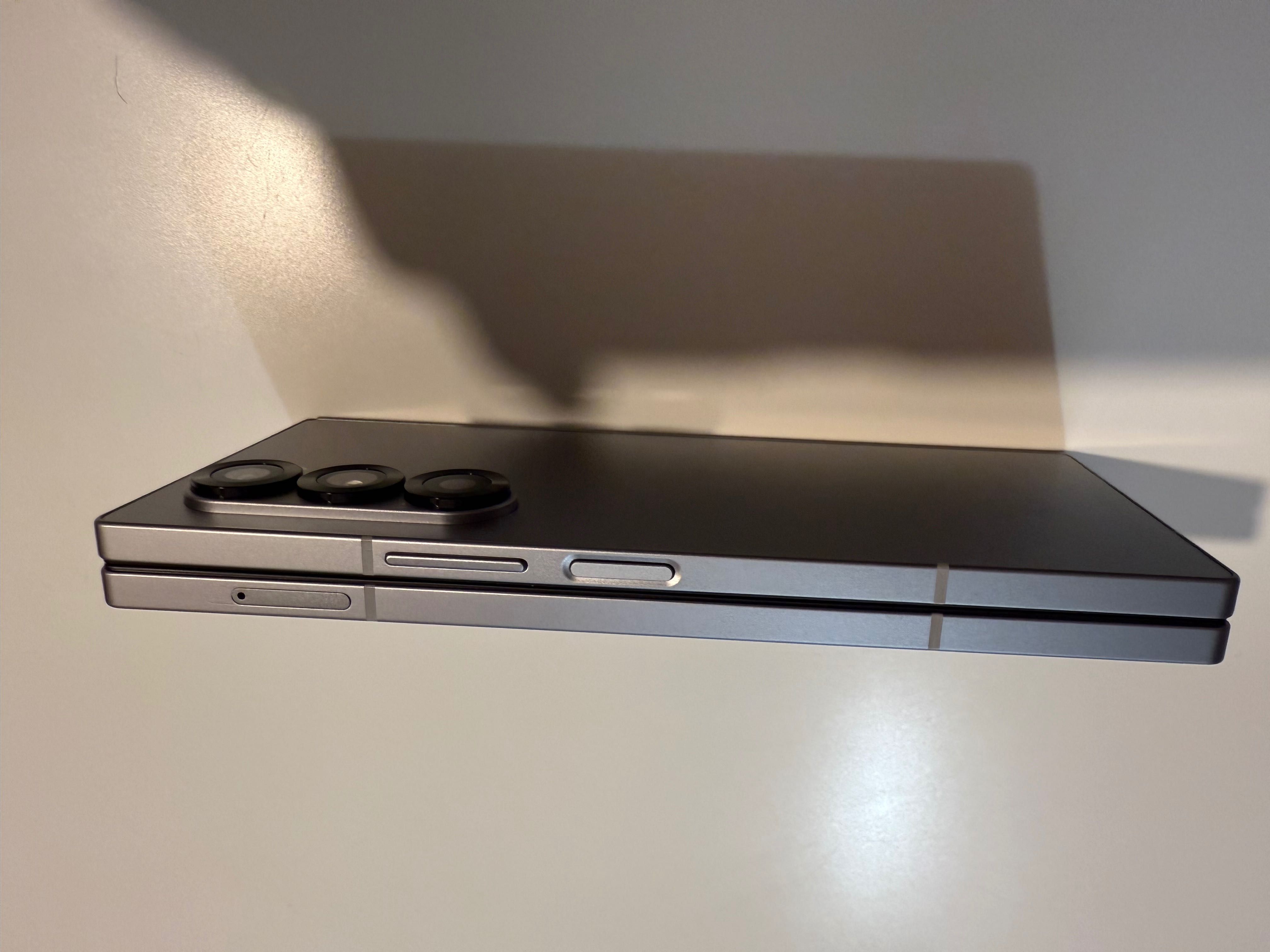 Samsung Galaxy Z Fold6 SM-F956B/DS  12/256GB silver shadow