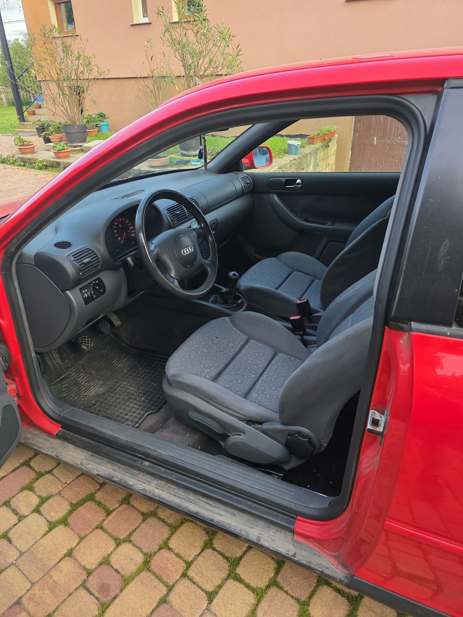 Audi A3 8L  1.8 125km