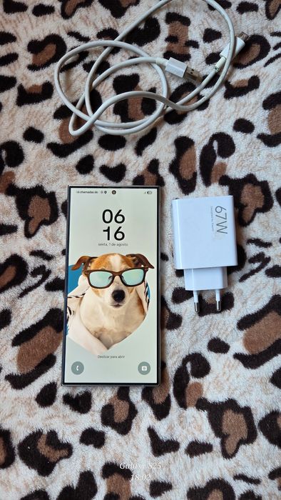 Vendo meu samsung S24 ultra em perfeitas condições, tem 11 meses de us