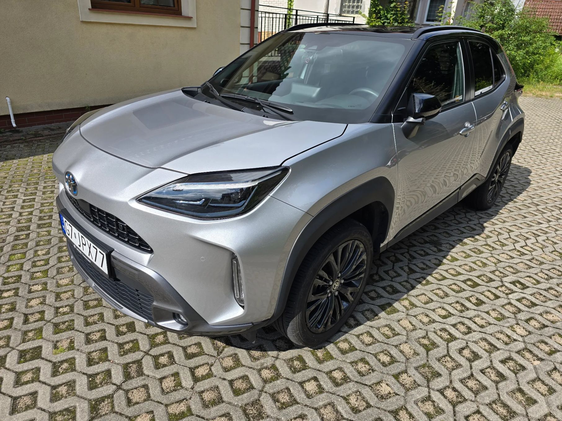 Toyota Yaris Cross 1.5 Hybrid Dynamic Force AWD-i 116 KM e-CVT 4x4 pakiet VIP