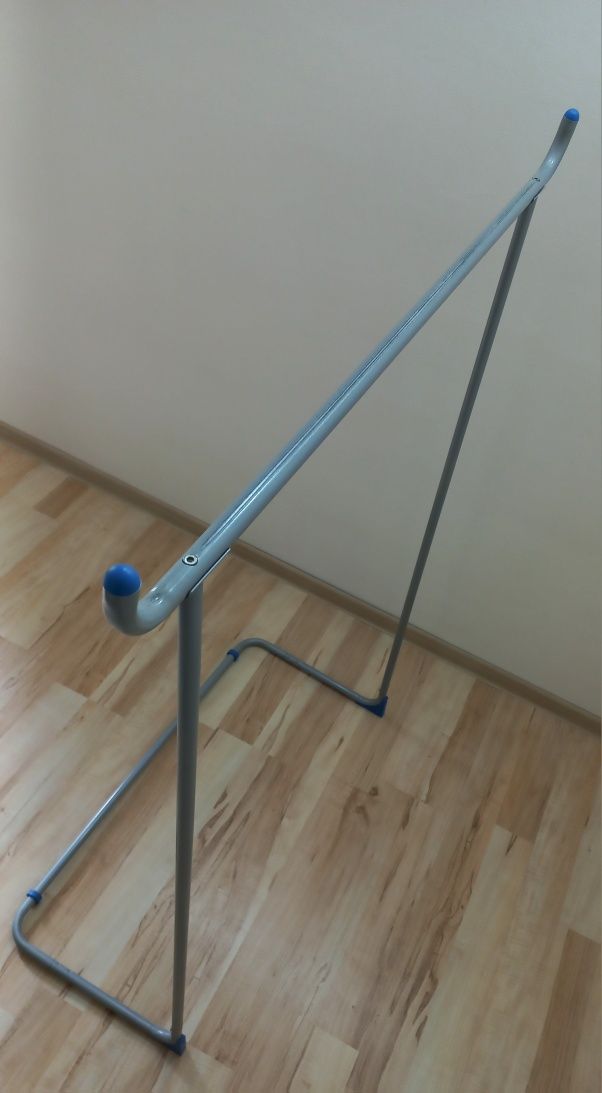 Wieszak stojący na ubrania Ikea