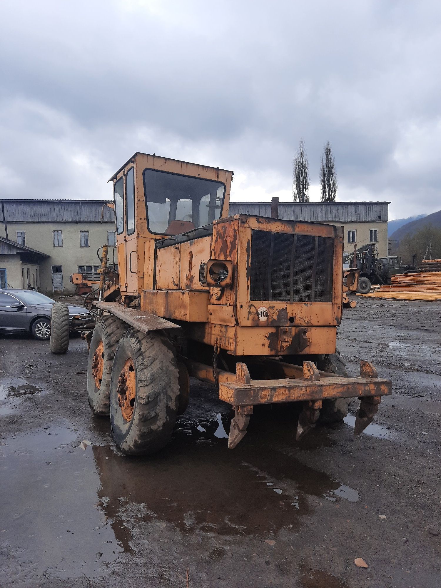 Продам автогрейдер ДЗ-143