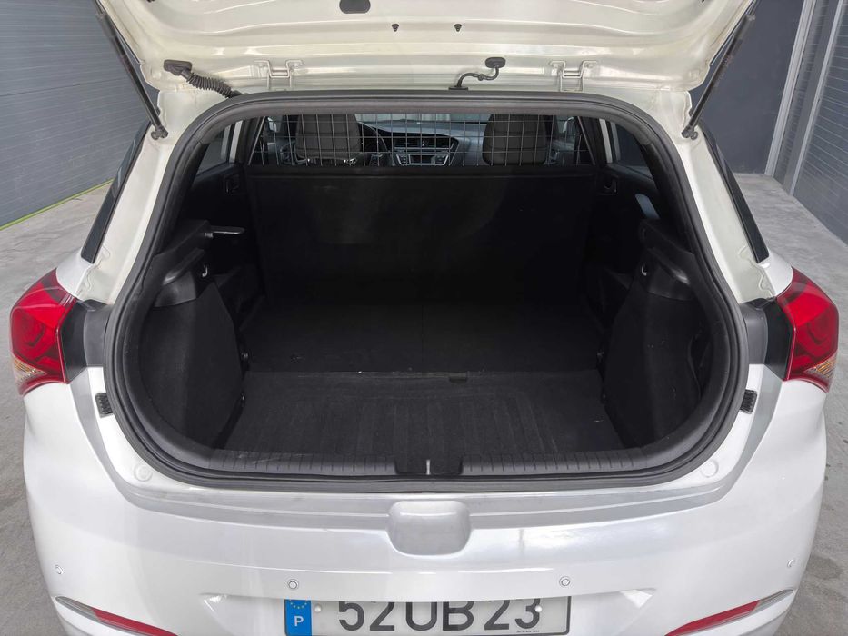 Hyundai i20 Comercial Impecável