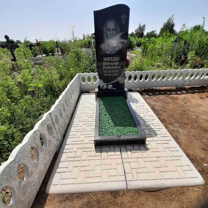 Пам"ятники від 9500грн . Доставка. Монтаж. Гарантія