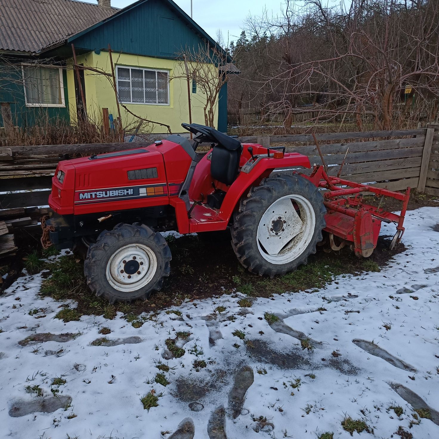 Міні-трактор Mitsubishi MT20