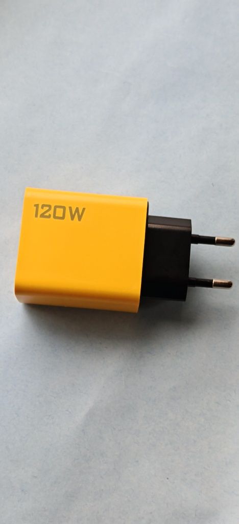Блочок. Зарядний пристрій 120 ват,  кабель usb C  C