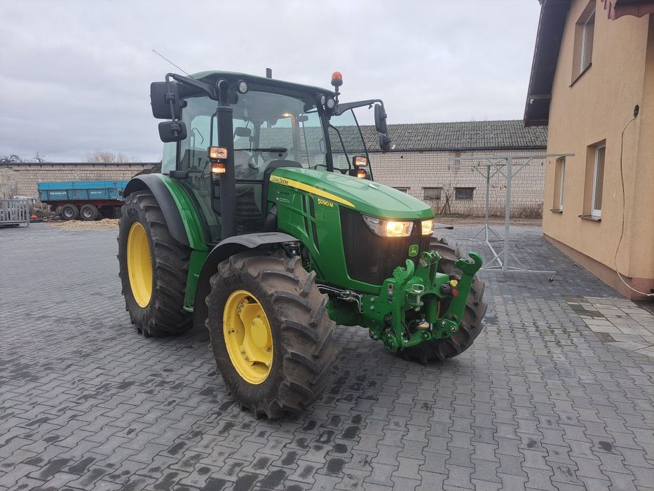 Sprzedam John deere 5090M krajowy