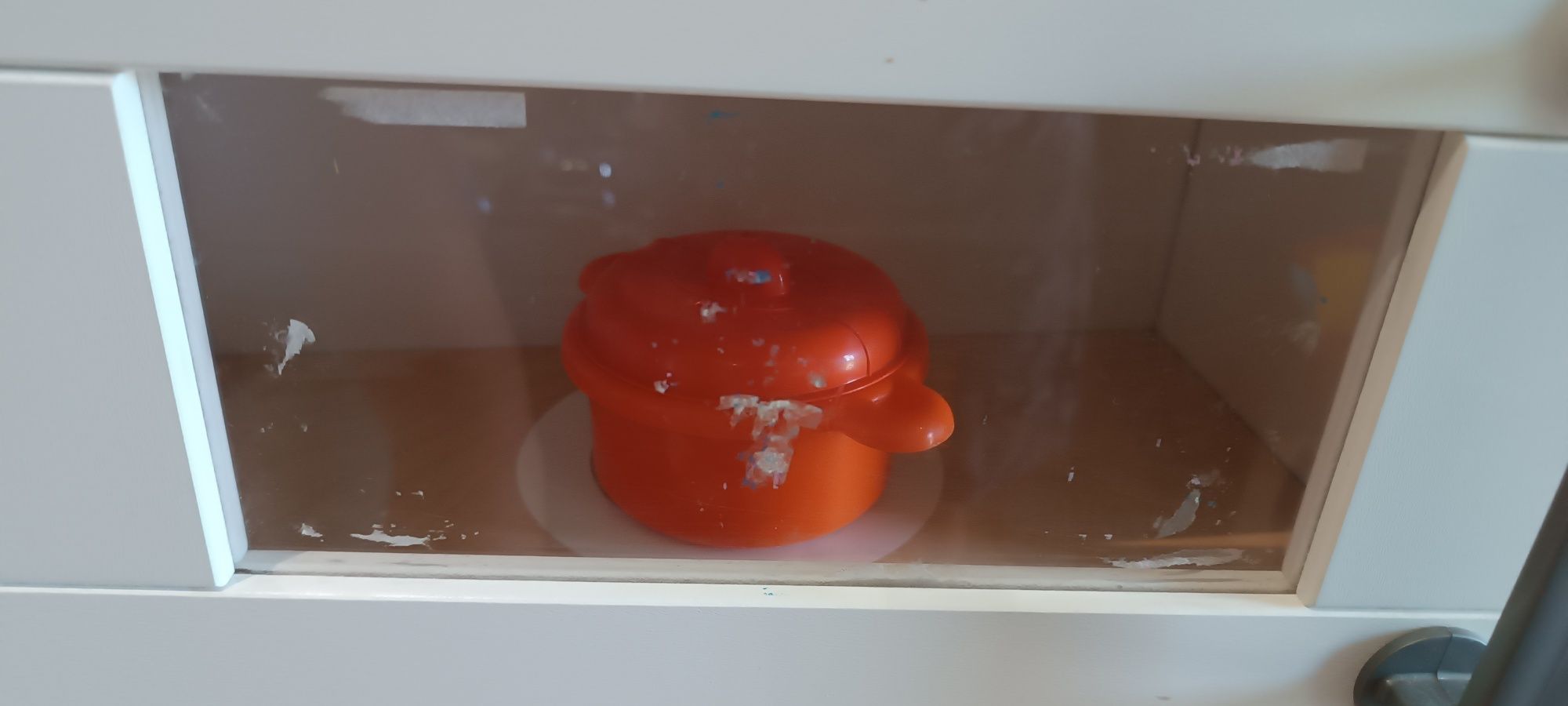 Cozinha ike com brinquedos (barbie e outros)