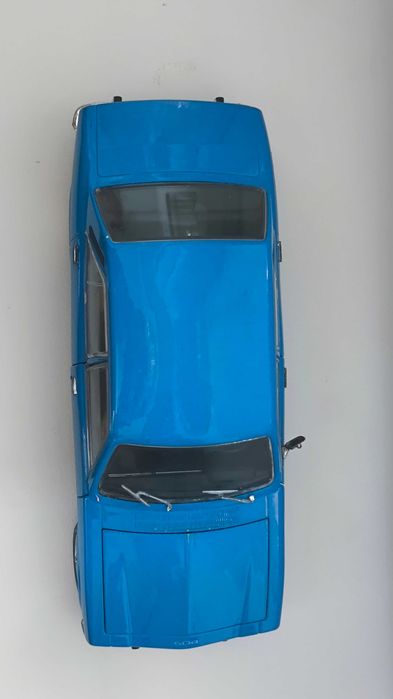 Модель, машинка Peugeot 504 1975 1.24 Welly