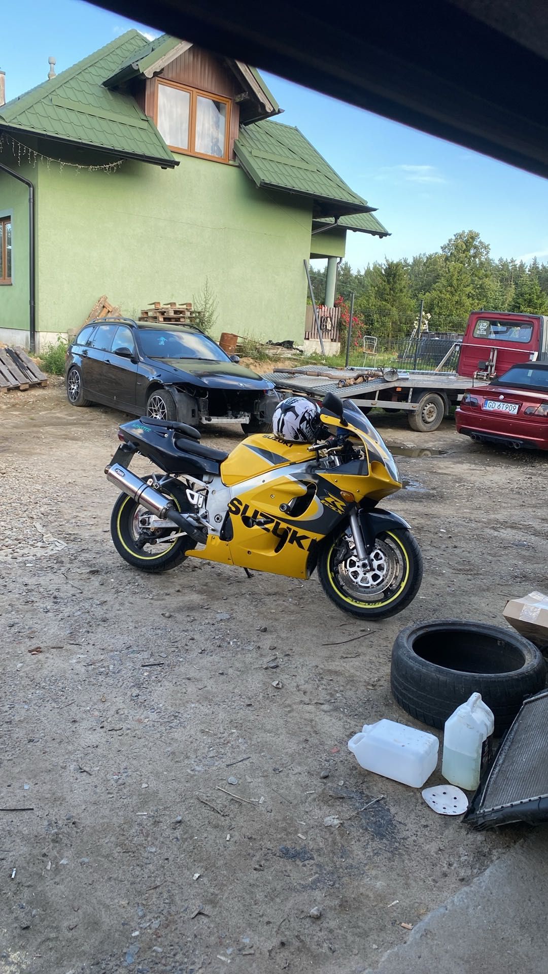 Suzuki GSX-R 600 SRAD TANIO !