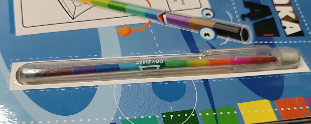 Kolorowanka z kredką - Pojazdy -