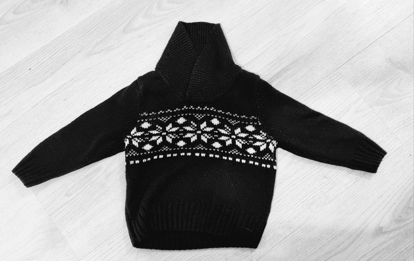 Sweter w norweskie wzory