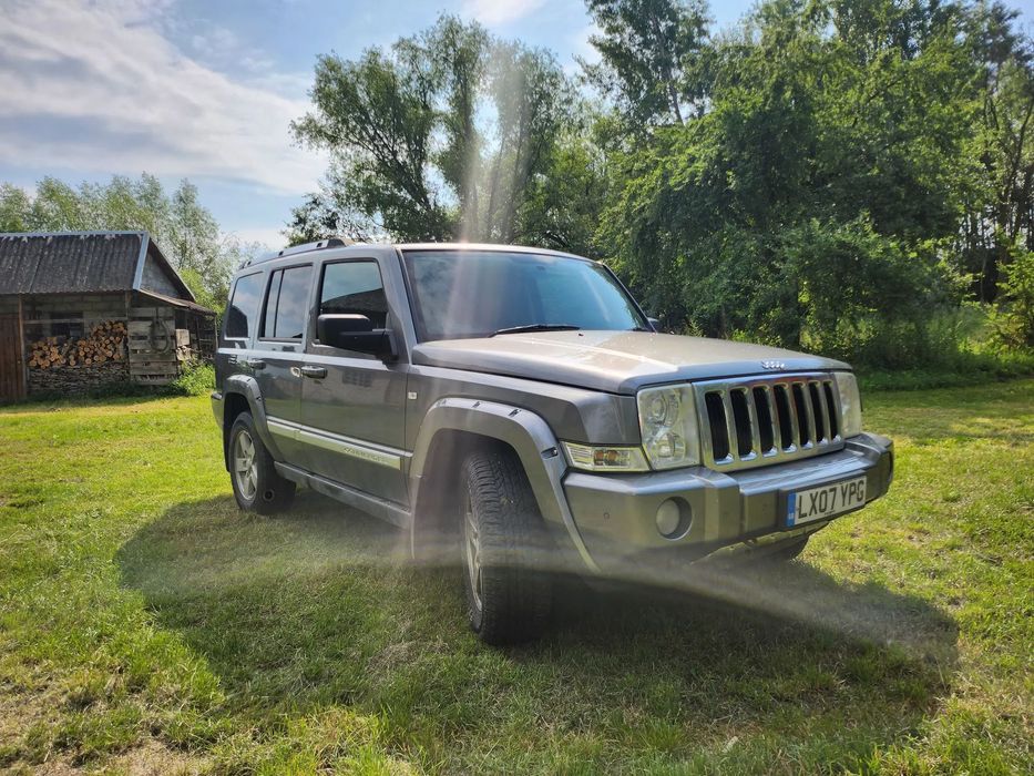 Jeep Commander Jeep 4x4 z bardzo niskim przebiegiem 122K gotowy do pracy
