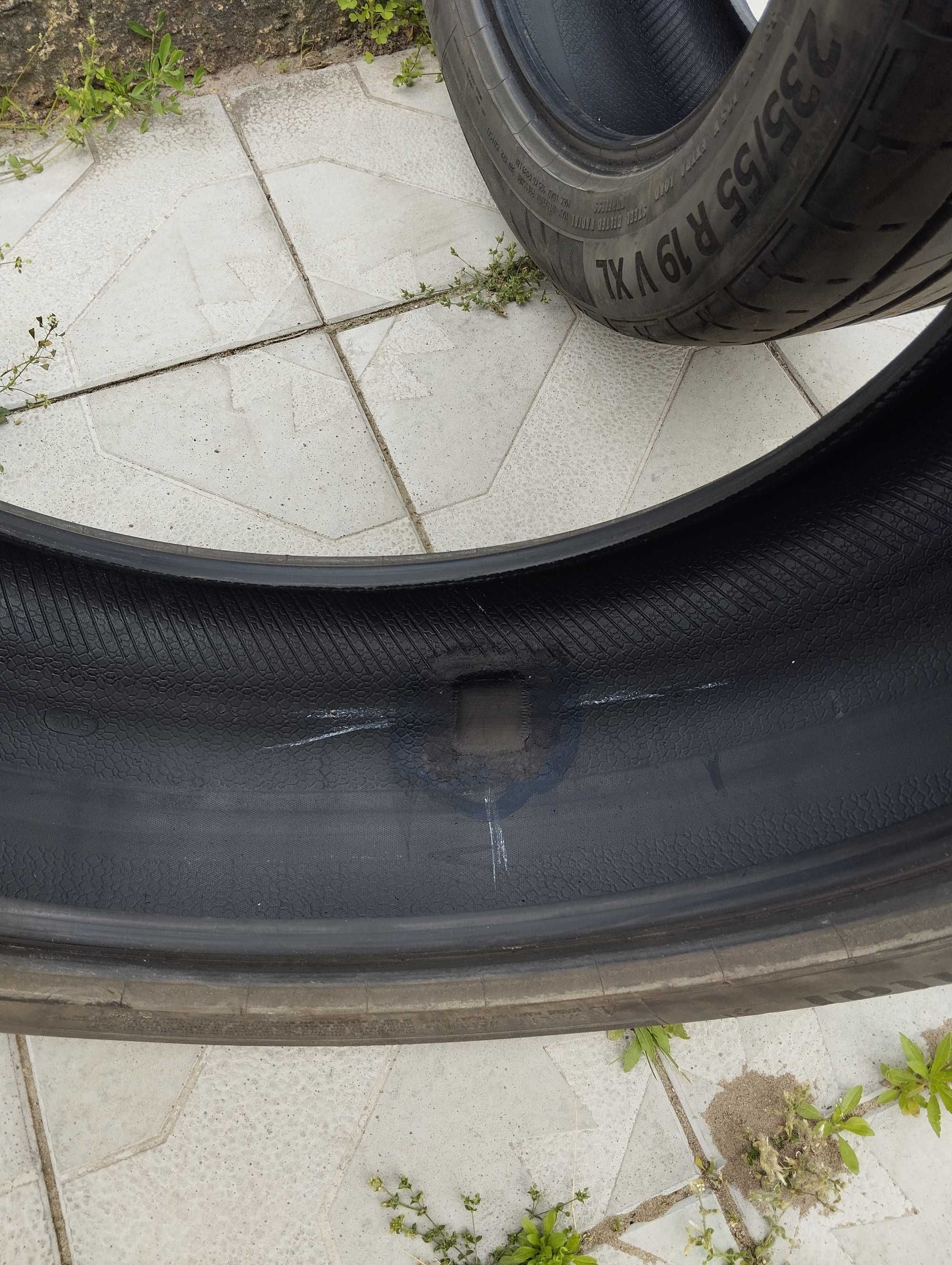 Автогума Continental UltraContact UC6 235/55 R19