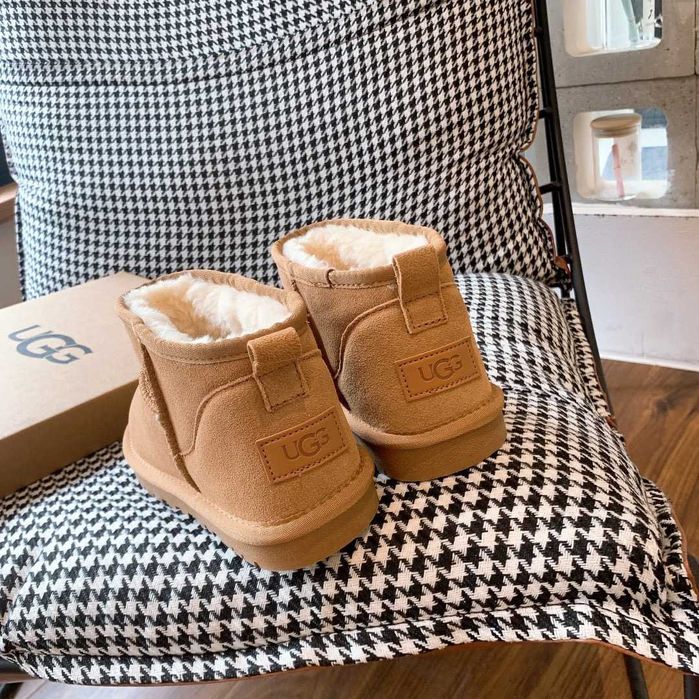 Brązowe u-Gg nowe mini śniegowceBrązowe nowe mini śniegowce r.37