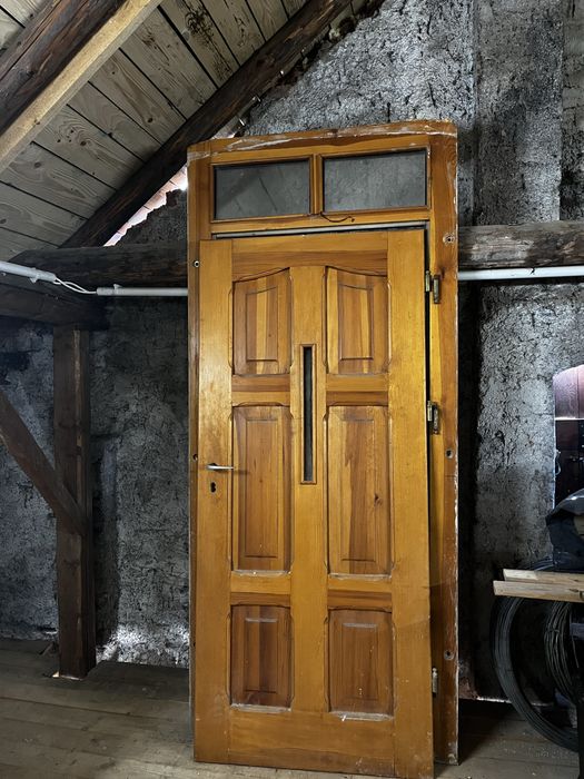 Drzwi drewniane wejściowe z ościeżnicą