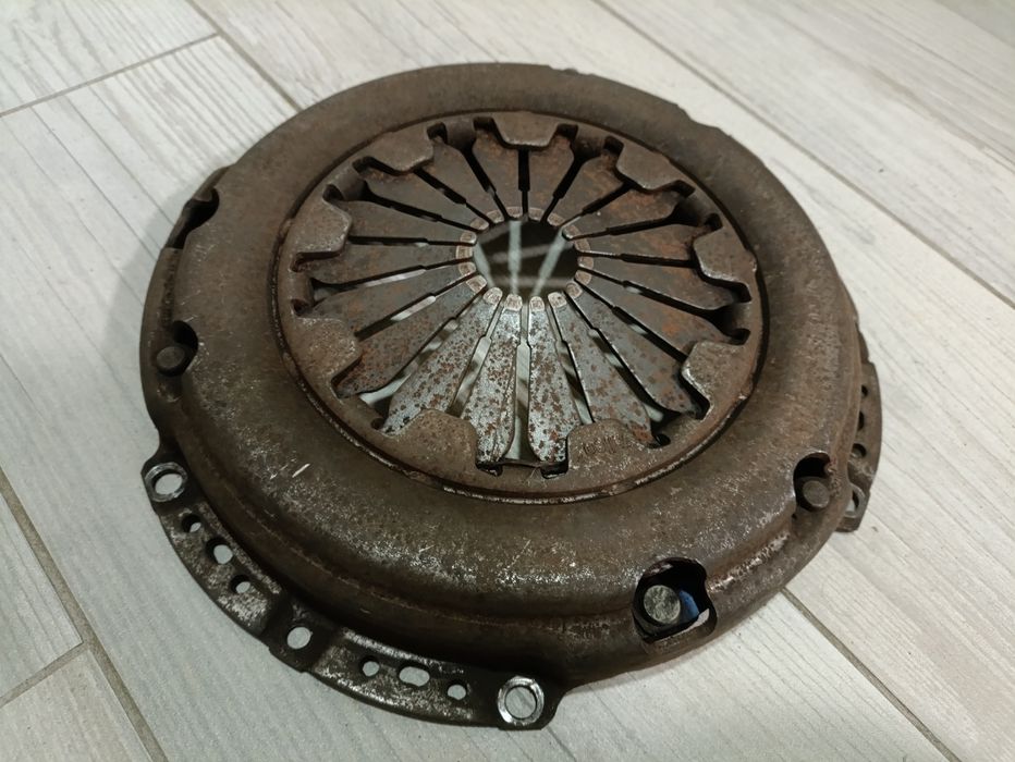 Ступиця, щеплення, прокладка впускного колектора Гольф 2 1.3