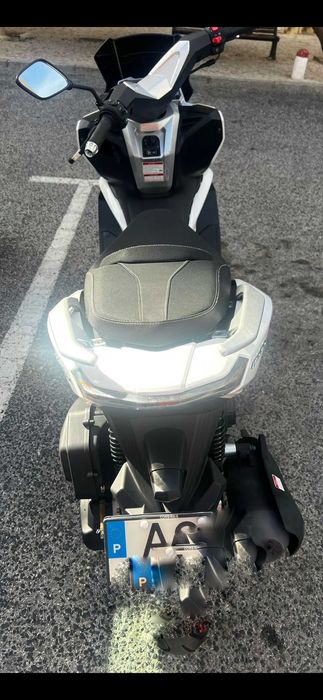 Moto 125 acelera