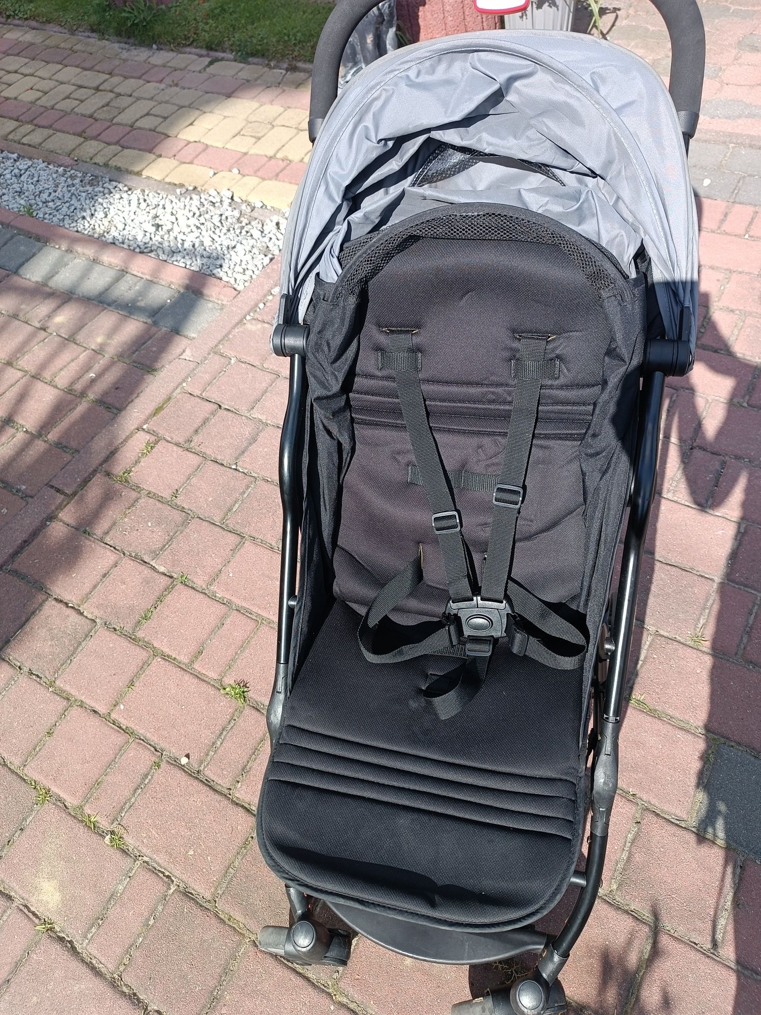Wózek spacerówka do samolotu Yuko2