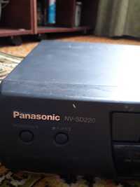 Видеомагнитофон Panasonic NV-SD220 . Б/у.