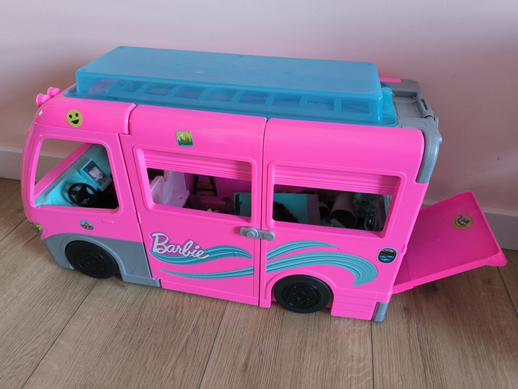 Kamper barbie z basenem