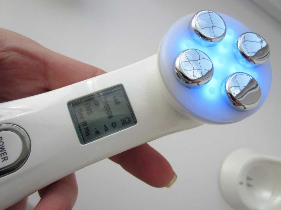 Апарат для обличчя мікротоки, електропорація, мезопорация, RF, LED