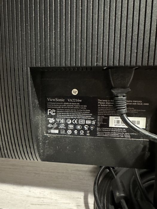 Монітор для компьютера і мишка