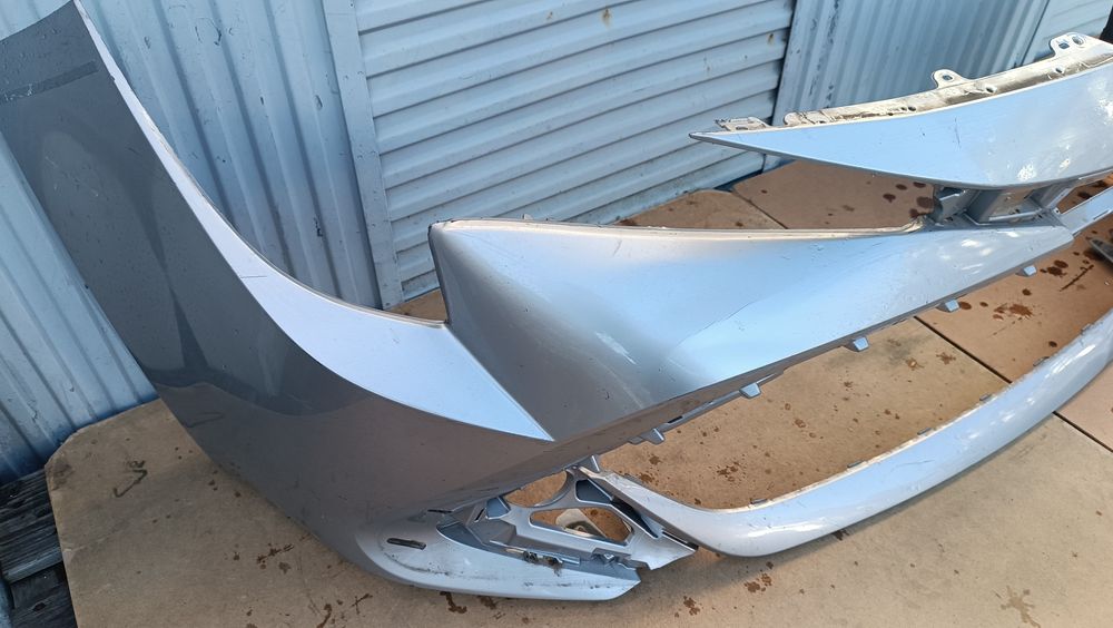 Vendo parachoque de frente Toyota Corolla híbrid ano 2018/22