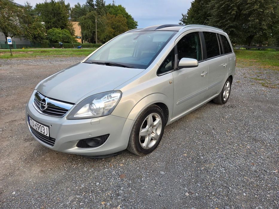 Opel Zafira 140KM automat COSMO pełna wersja
