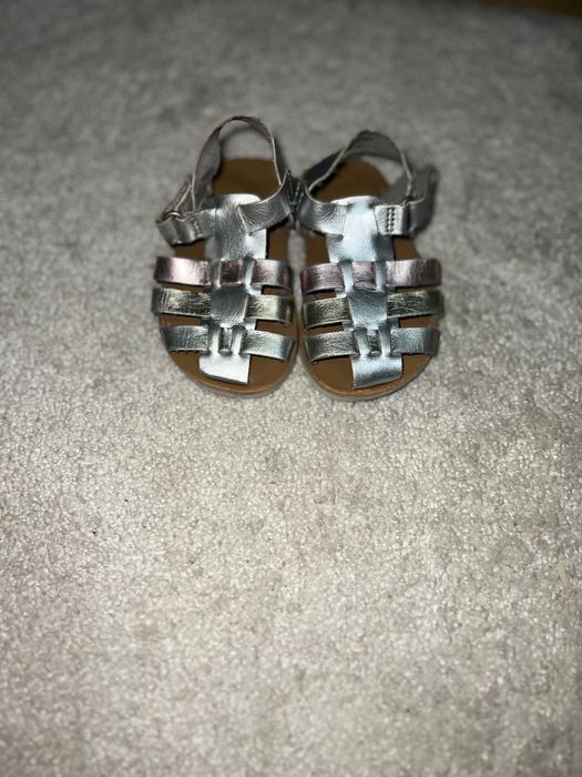 Sandálias menina em optimo estado n20