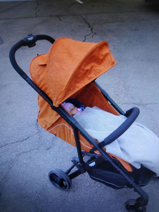 Коляска прогулочная