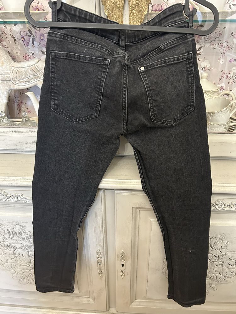 Czarne jeansy rurki H&M r 146