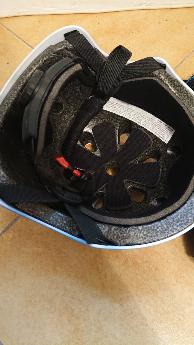 Capacete e proteção para skate ou patins