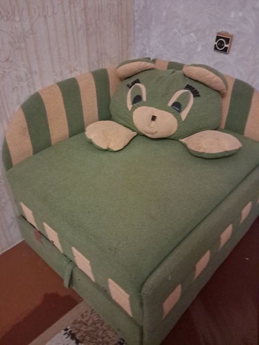 Диван, дитяче ліжко, ліжко