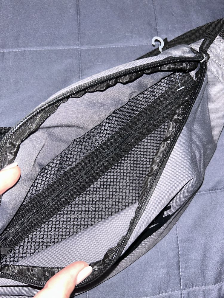 Бананка Nike unisex
