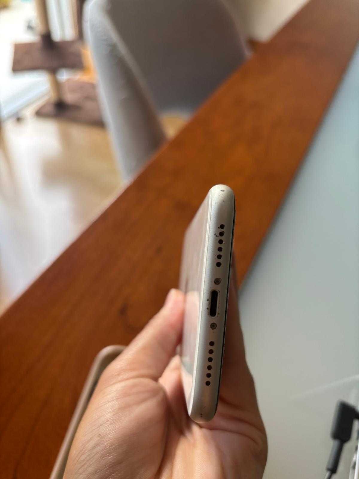 iPhone 11 64GB usado