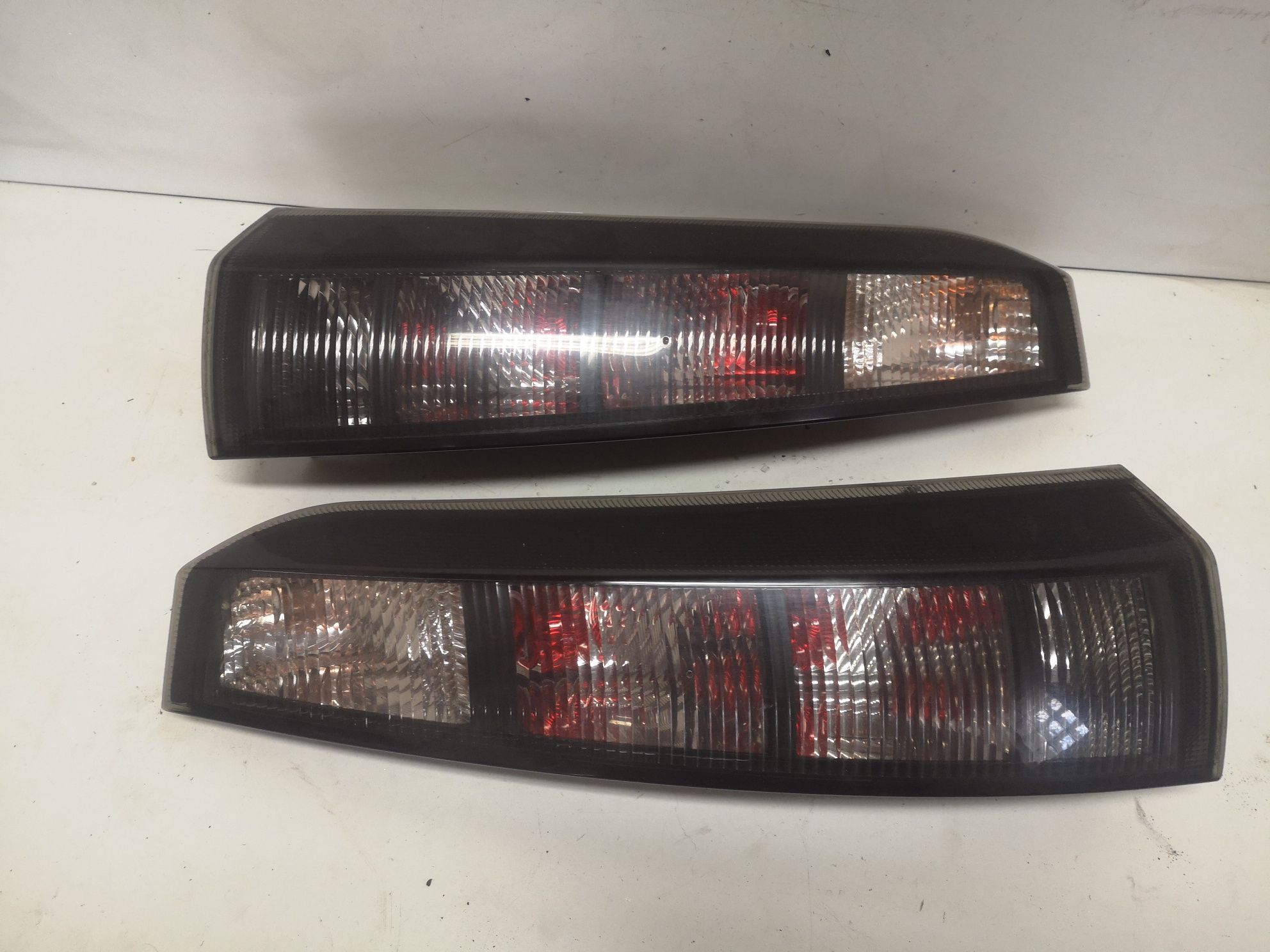 Opel Meriva a lift lampa lewa prawa tył komplet