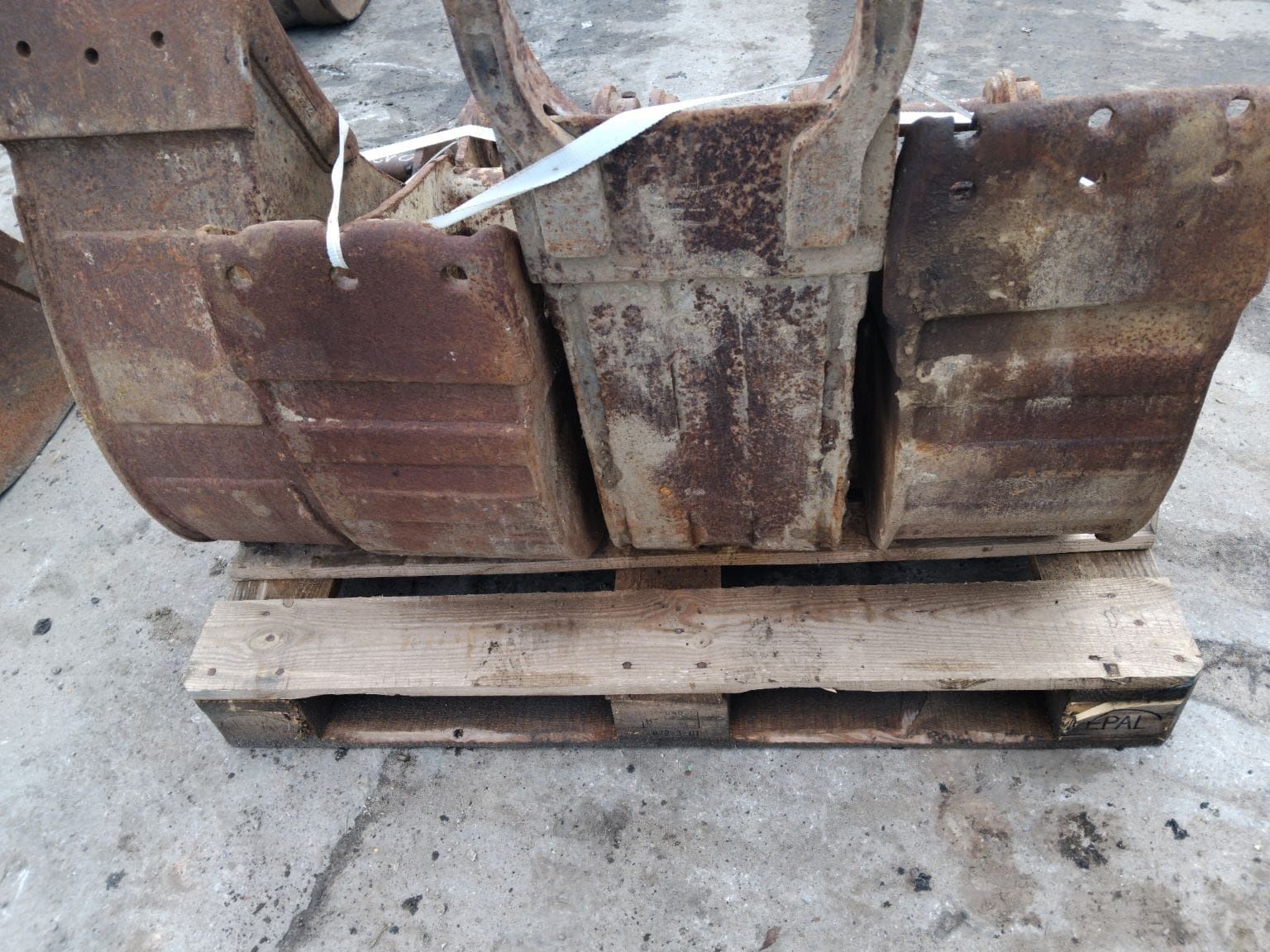 Łyżka 30cm Cat 45mm fi45mm fi 45 mm 30 cm do koparki hitachi yanmar