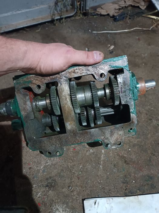 Коробка подач вінт вал гітара фартук серга токарний станок ТВ 4 6