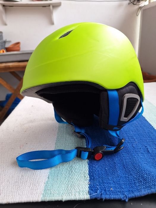 Kask 48-51 cm dziecięcy na narty lub snowboard.
