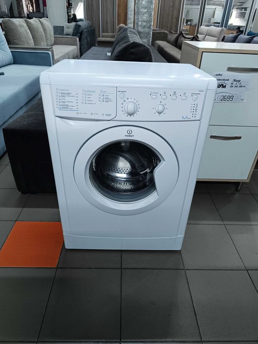 Пральна машина Indesit IWSB 5085