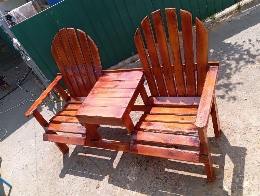 Лавка со столиком