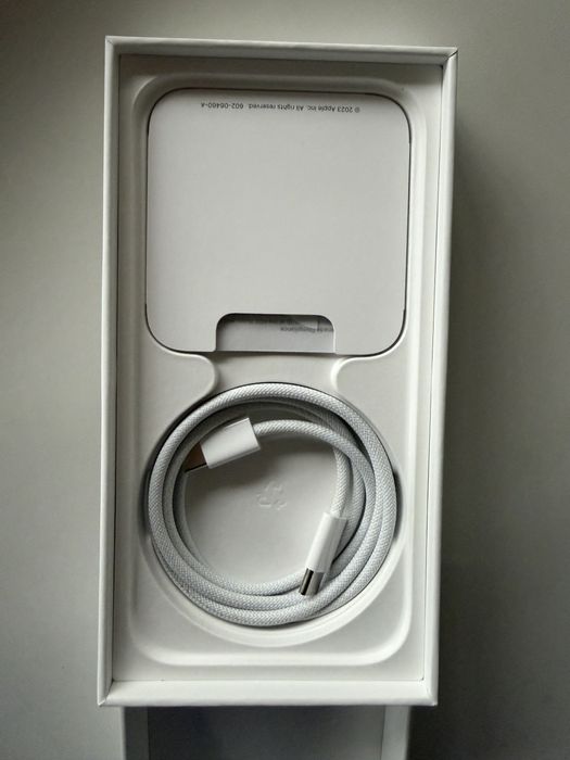 Apple ihone 15 pro 256 black titanium