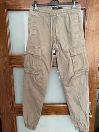 Joggery cargo Pull&Bear XS spodnie chłopięce